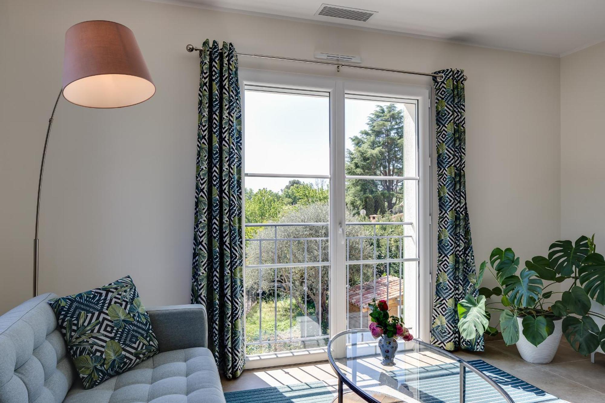 Luxurious And Spacious Apartment In The Heart Of The Cote D'Azur Roquefort Les Pins Bagian luar foto